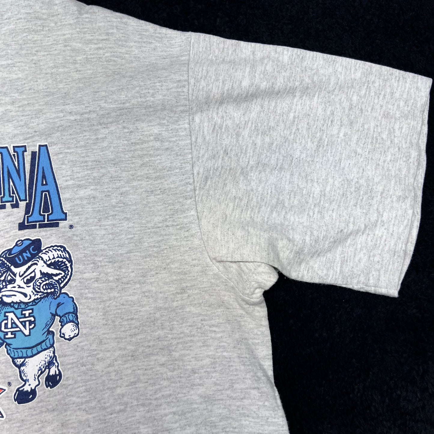Vintage 1991 Nutmeg North Carolina Tar Heels Basketball Final Four Basketball Tee XL