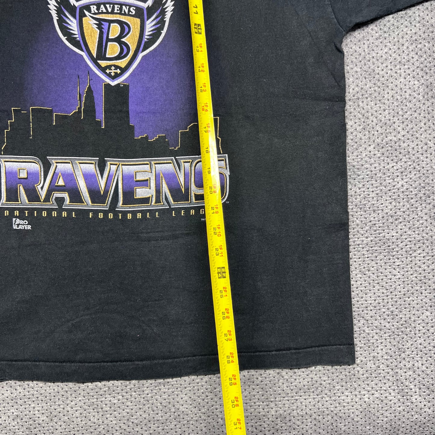 Vintage 90s Pro Player Baltimore Ravens Football City Line Tee XL