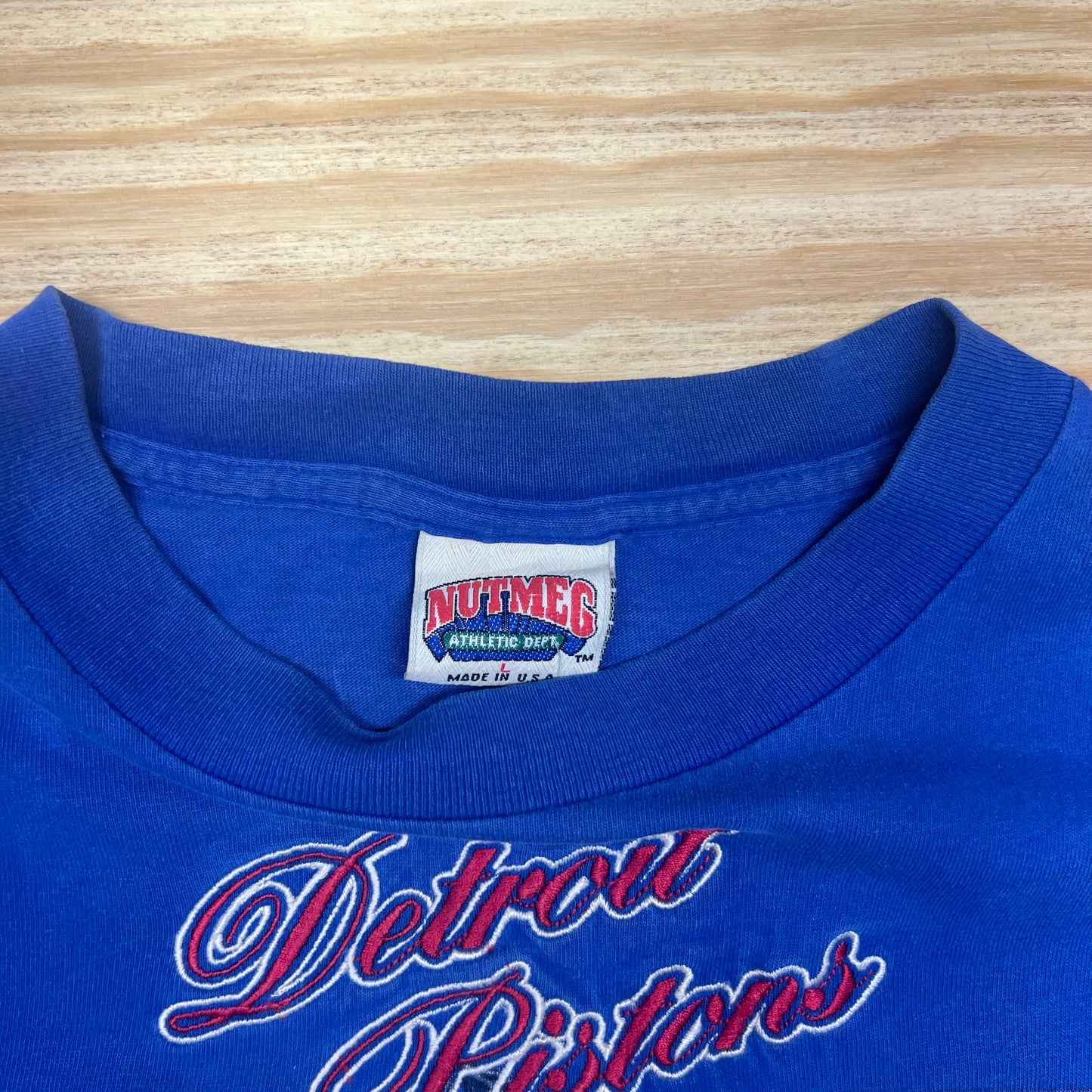 Vintage 90s Nutmeg Detroit Pistons NBA Locker Room Tee L