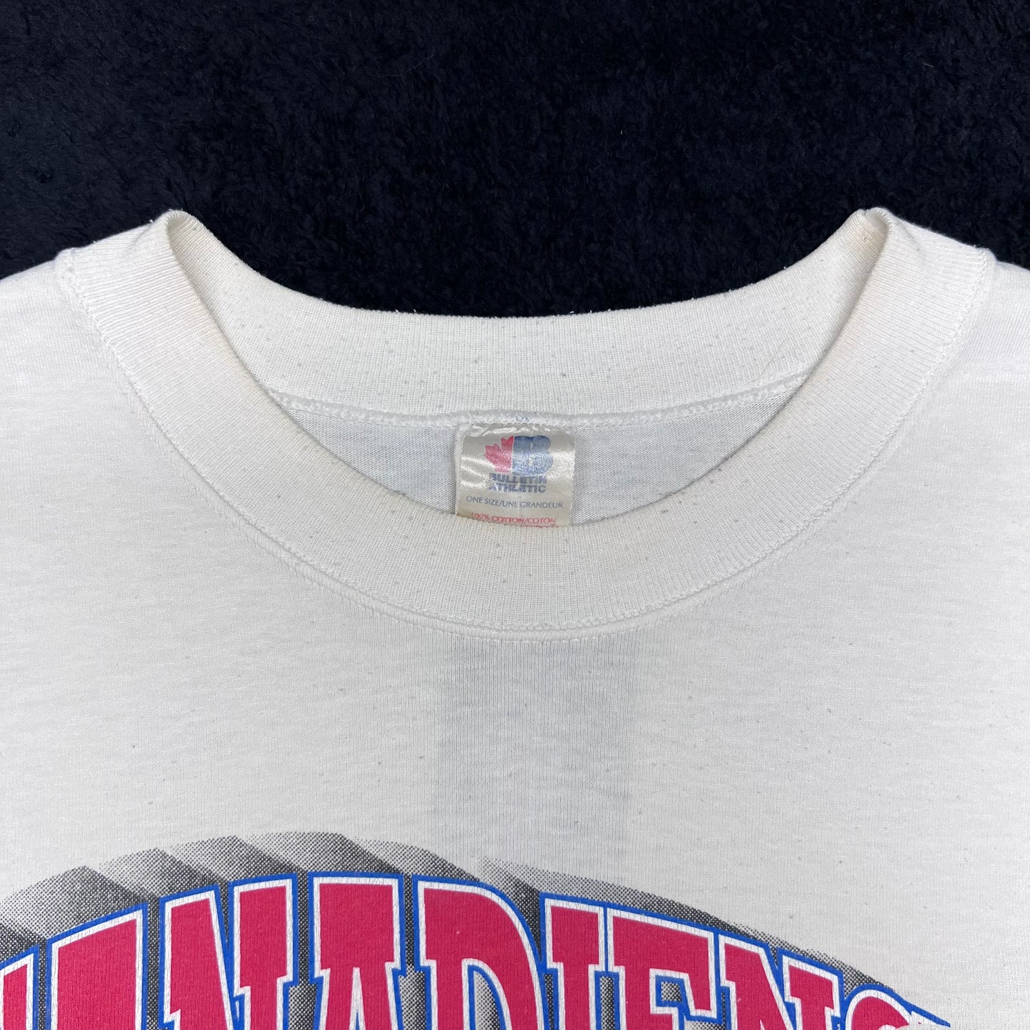 Vintage 90s NHL Montreal Canadiens “Au Centre De L’action” Hockey Player Tee XL
