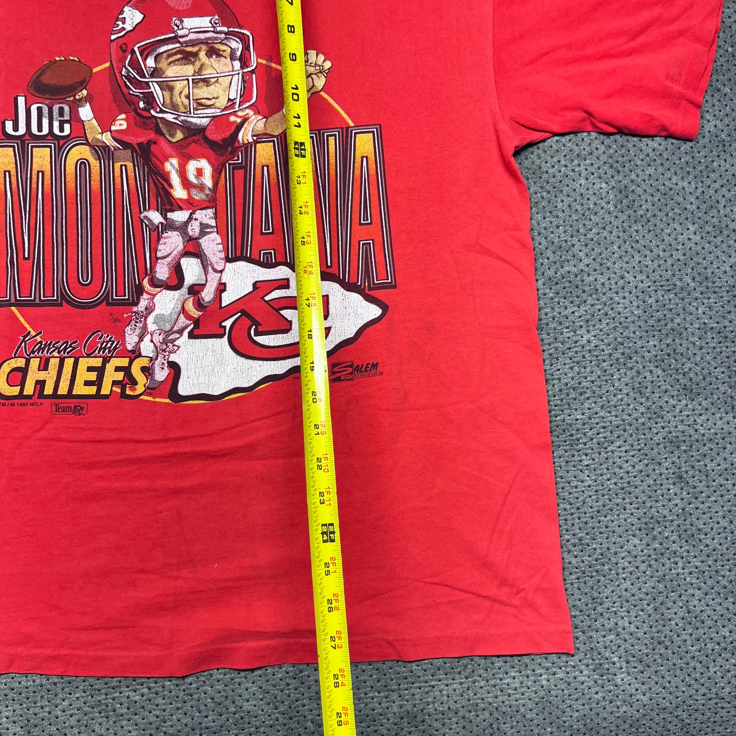 Vintage 1993 Salem Kansas City Chiefs Joe Montana Caricature Tee XL