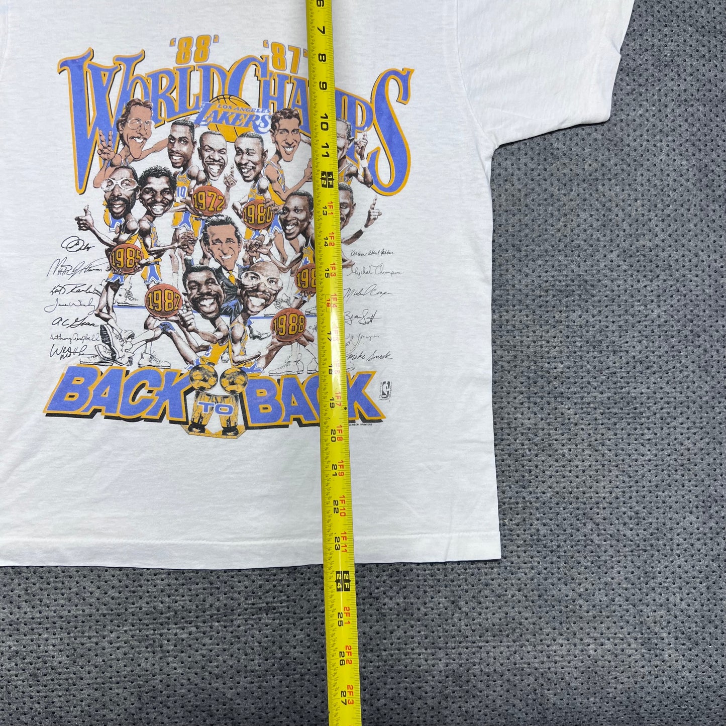 Vintage 1988 Los Angeles Lakers Back to Back Champions Caricature Tee S