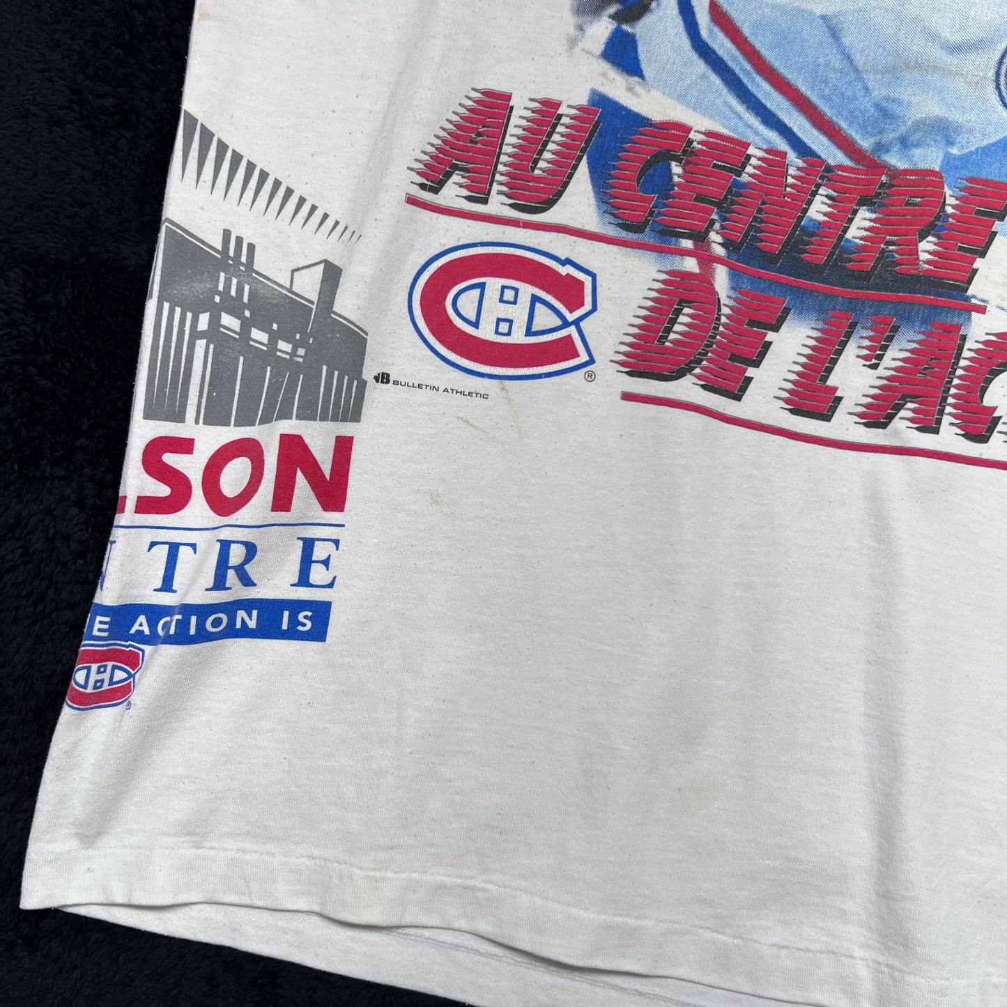 Vintage 90s NHL Montreal Canadiens “Au Centre De L’action” Hockey Player Tee XL