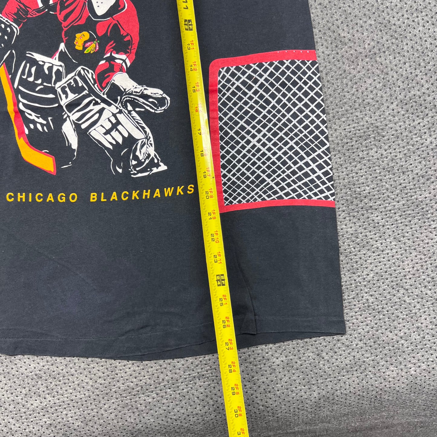 Vintage 90s CCM Chicago Blackhawks Hockey Goalie Wraparound Tee L