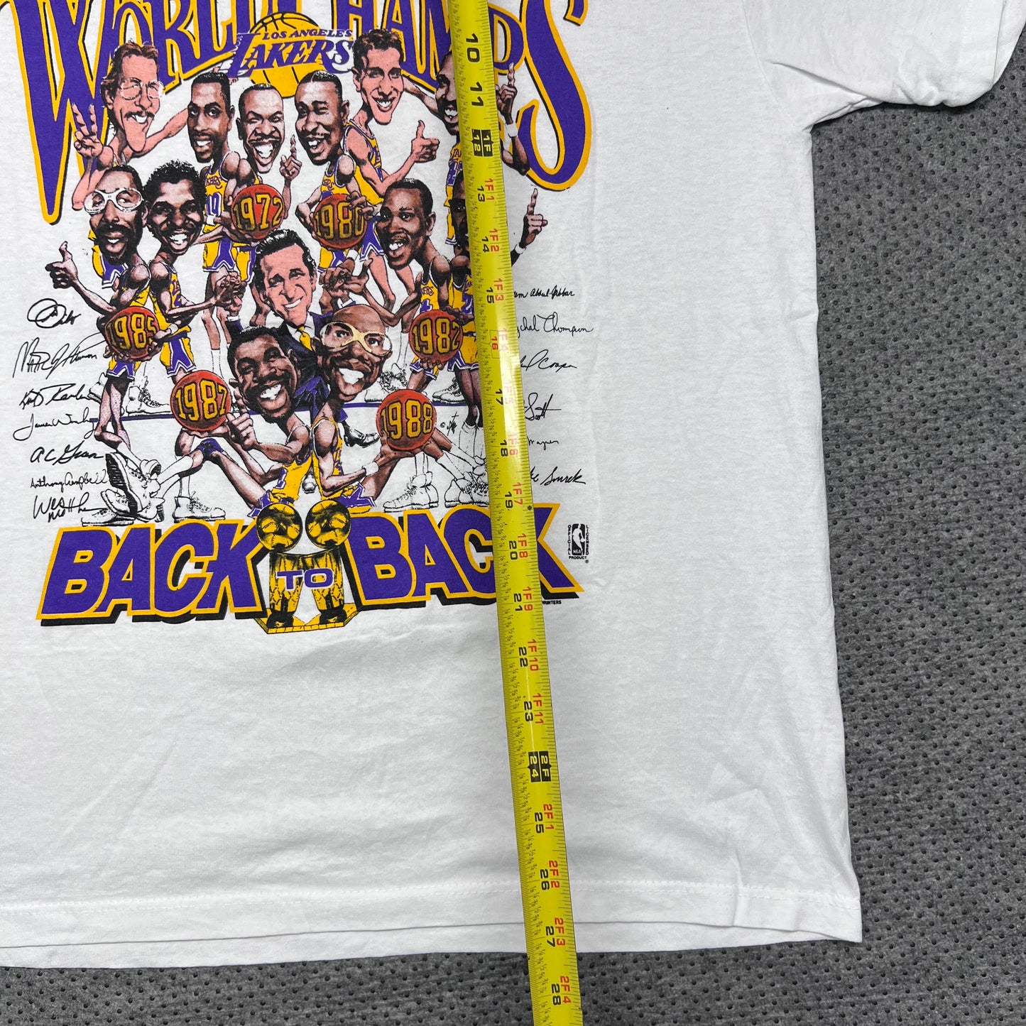 Vintage 1988 Los Angeles Lakers Back to Back Champions Caricature Tee L