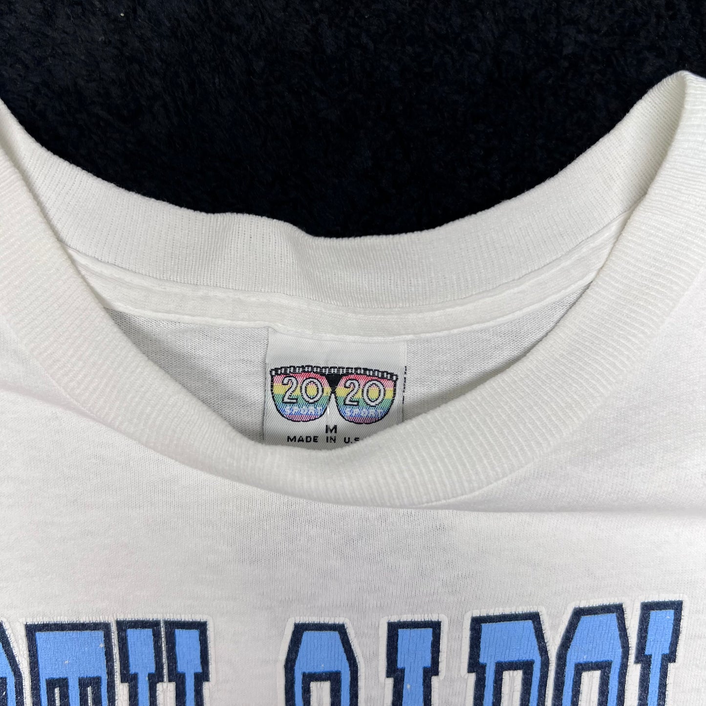 Vintage 90s North Carolina University Tar Heels Basketball Foot Print Tee M
