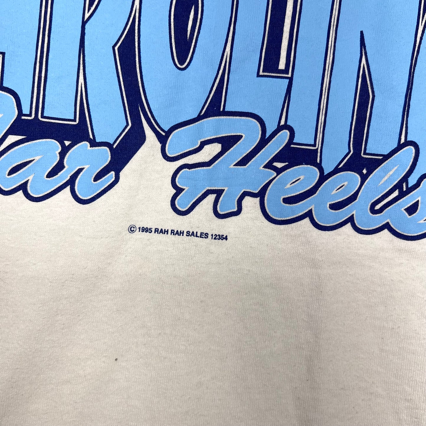 Vintage 1995 Sports Line Tag North Carolina Tar Heels Shoulder Hit Tee L