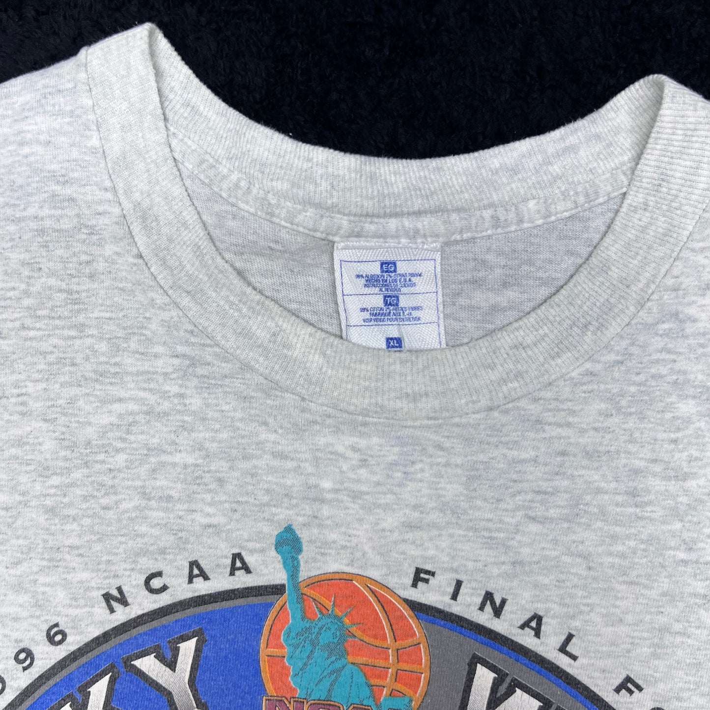Vintage 1996 NCAA National Champions Kentucky Wildcats Basketball Tee XL